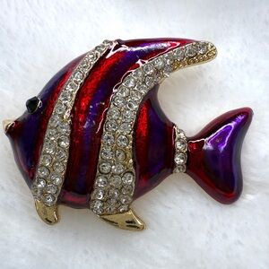 Elegant Multicolor Glass Fish Style Brooch Goldtone